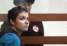 У Варвары Карауловой появился парень У Варвары Карауловой появился парень, он приходил в колонию несколько раз. Вологодский суд приступил к рассмотрению ходатайства об освобождении